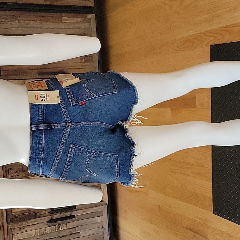 Levi's 501 Mid Rise Button Fly Denim Shorts With A Raw Hem - Picture 6 of 13